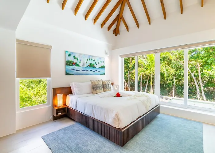 Azure Tide And Mistico Club Boat Shuttle Villa *