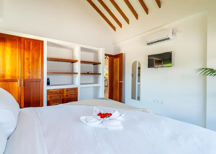 Azure Tide And Mistico Club Boat Shuttle * San Pedro (Ambergris Caye)
